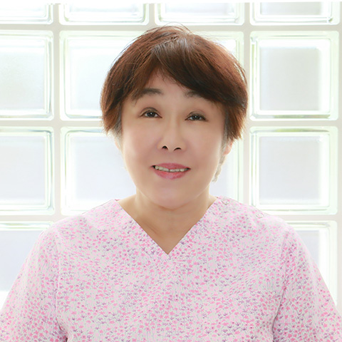 院長 渡辺 奈津